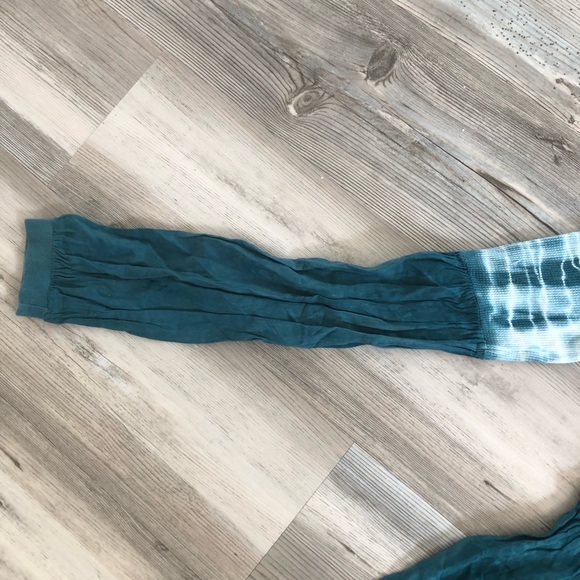 G Scent, small, tunic/ Dress, pit to pit is 17, length is 29 - Picture 5 of 7